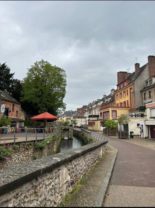 Apt Evreux 900M De La Gare Exteriér fotografie